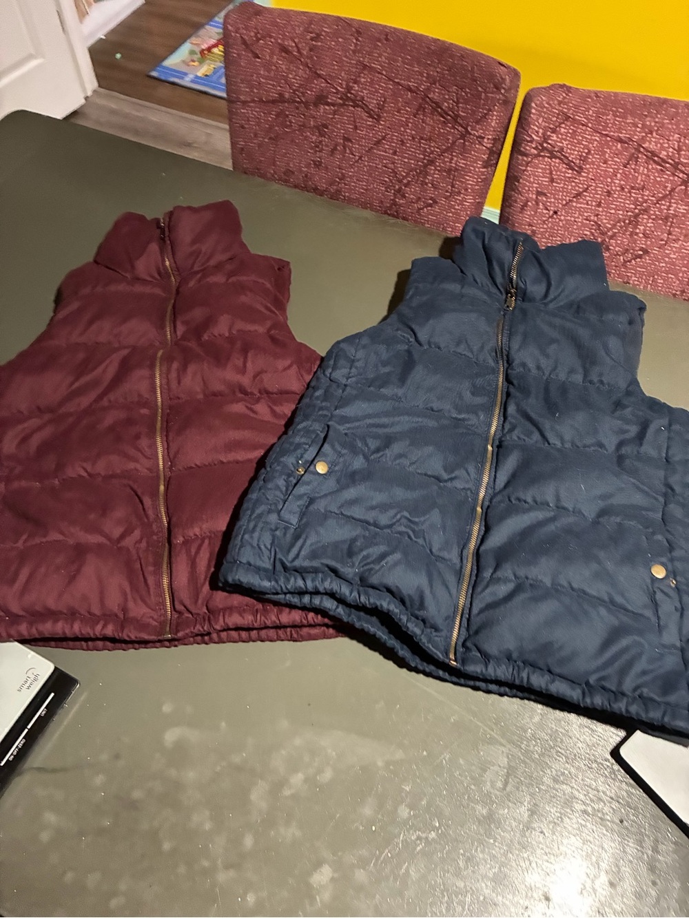 2ct old navy vests size medium navy and burgundy